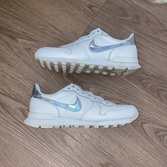 •SOLD✔️Nike Internationalist SE Sneaker - Picture 9 of 12